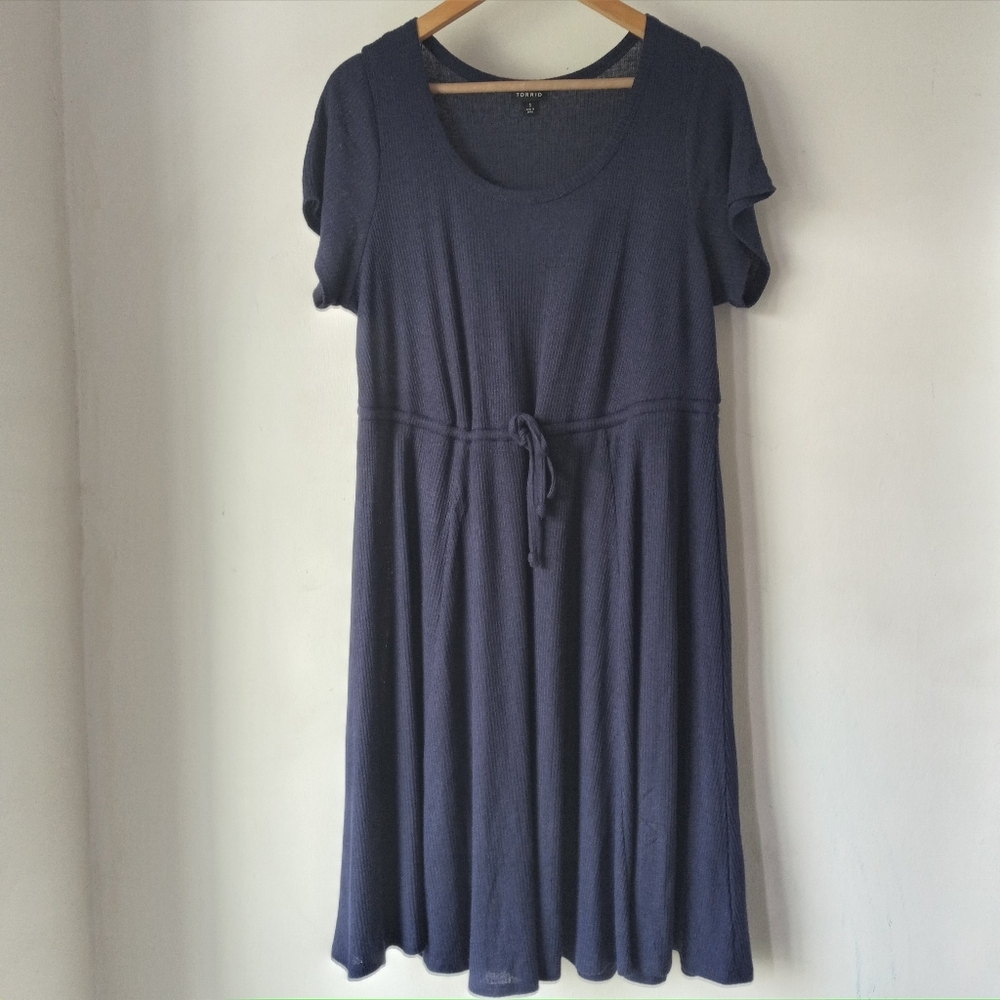 Torrid 1X Navy Ribbed Knit Tie Waist Skater Dress.